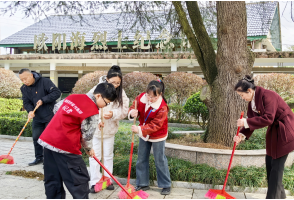【衡东县站】新塘镇中心学校：迎着好春光，踏青行