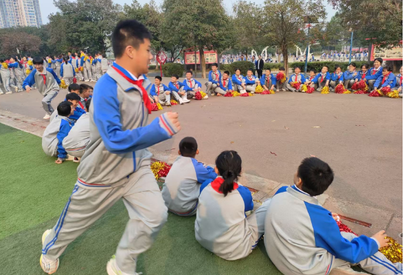 新邵：“玩”转花样大课间 助力学生健康成长