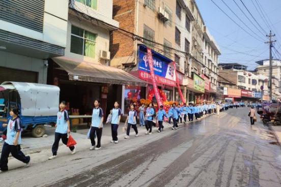 衡东六中：毅路同行一路歌