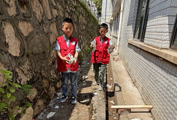 【衡东县站】新塘镇中心学校：小记者校园“寻丑”记
