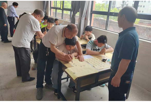 【衡阳县站】金兰镇中心小学：传统文化进校园，翰墨飘香润童心
