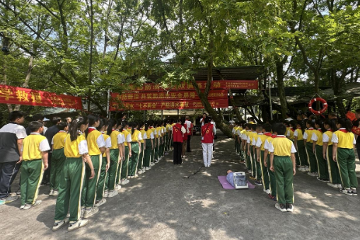 永顺：多部门联合开展防溺水应急演练