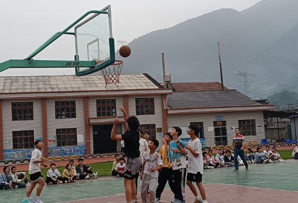 【慈利站】赵家岗土家族乡中学：精彩“篮”不住  活力“燃”青春