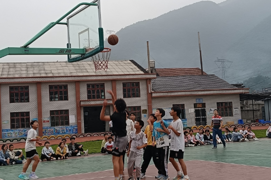 【慈利站】赵家岗土家族乡中学：精彩“篮”不住  活力“燃”青春