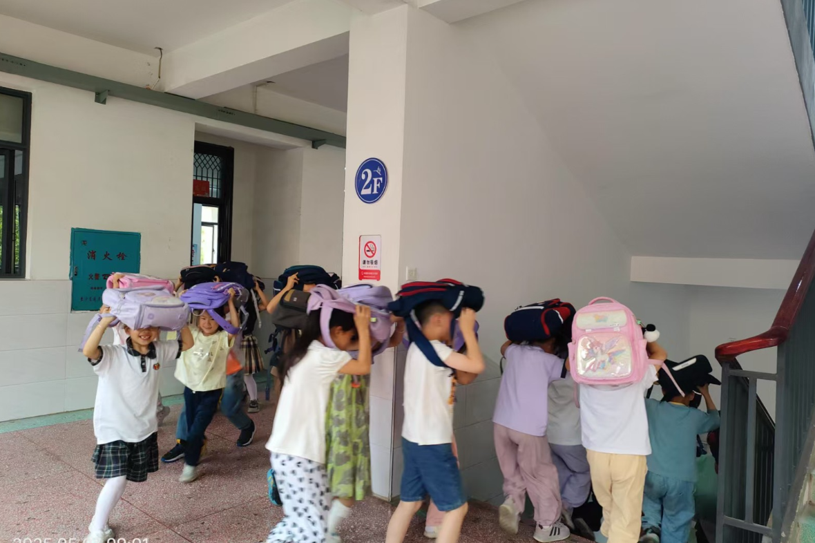 常德经开区莲花池小学：未雨绸缪护成长 防震减灾筑平安