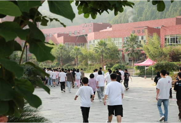 保靖：2025年学考开考