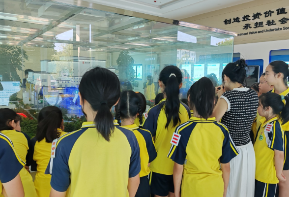 资阳区三益小学：走进光大环保科普馆，开启绿色探秘之旅