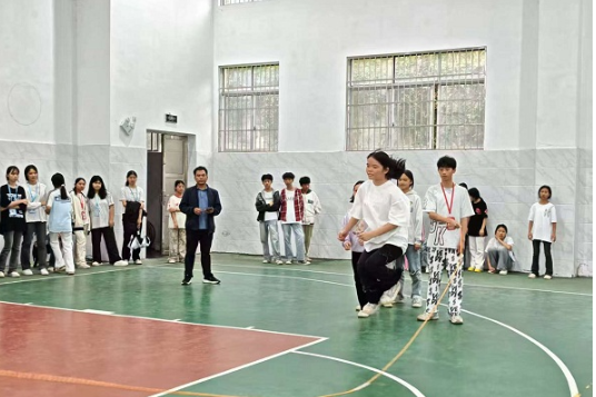 江华小圩中学：15分钟催生校园活力革命