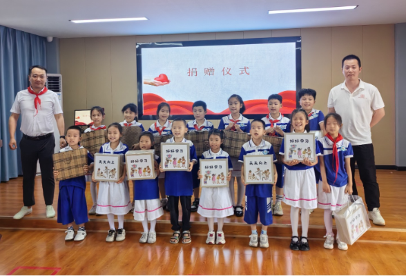 安乡县围庵小学：书香漫漫 爱满校园