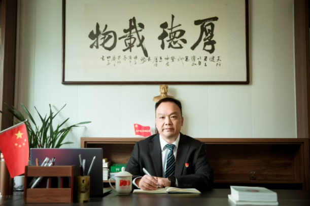 致毕业的你・书记校长说 | 安化一中聂可相：秉光破局开新宇，一中精神照征途 