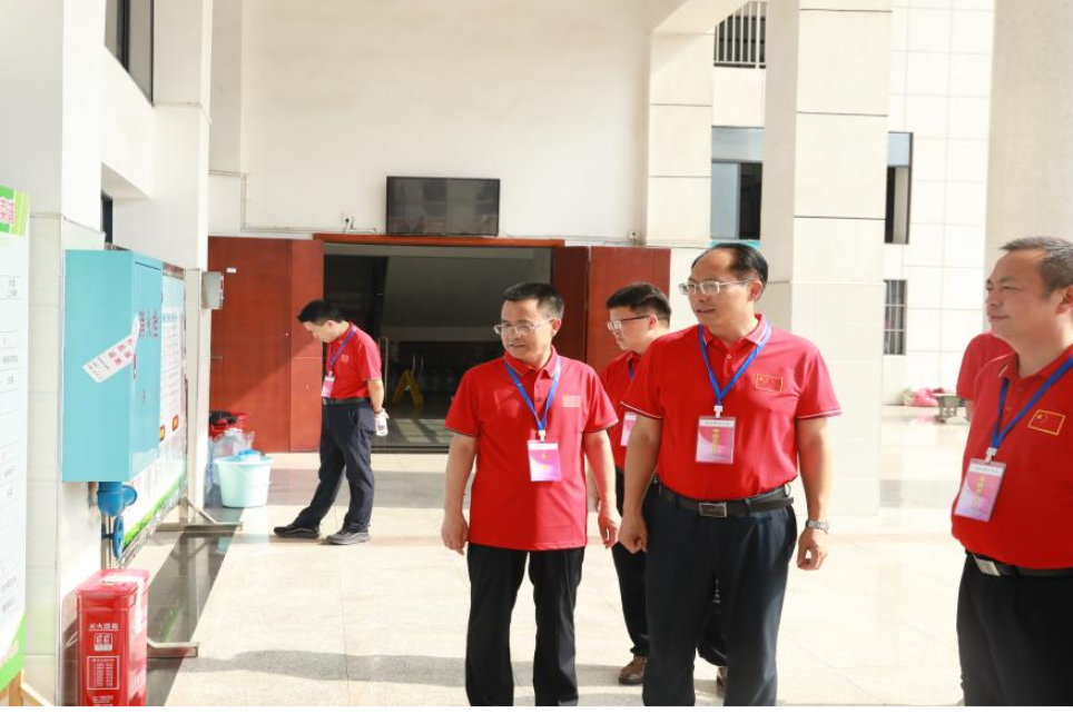【湘伴高考2025现场直击】凤凰：高考首日 县委书记带队开展高考巡考工作