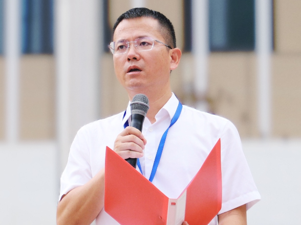 新学期校长说 | 湘江新区周南梅溪湖小学教育集团徐信：致敬胜利荣光，争做强国少年