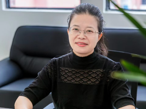 新学期校长说 | 株洲市天元区隆兴小学黄淑冬：汲取五彩之光 绽放独一无二的你