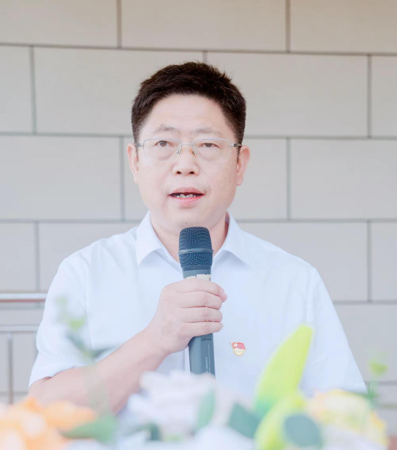 衡南县职业中专书记段宜虎.png