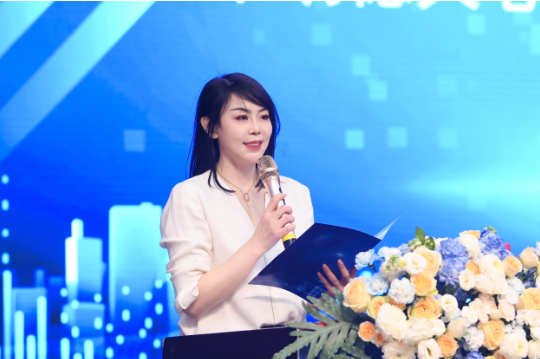 新学期书记说 | 长沙市明德天心中学康菲：让教育温度成为成长的“温暖光芒”