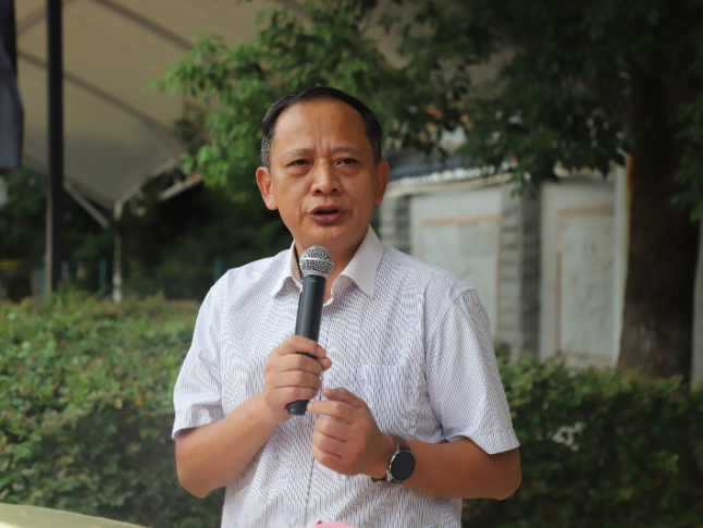 新学期校长说 | 长沙市明德华兴中学胡建郭：铭记抗战历史 烛照青春征程