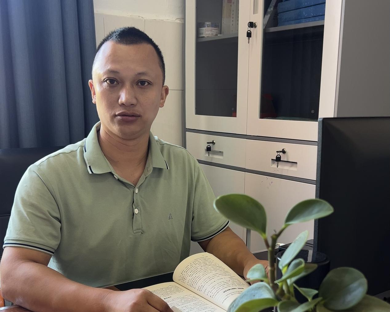 衡南县第八中学党委书记 胡佐平.png