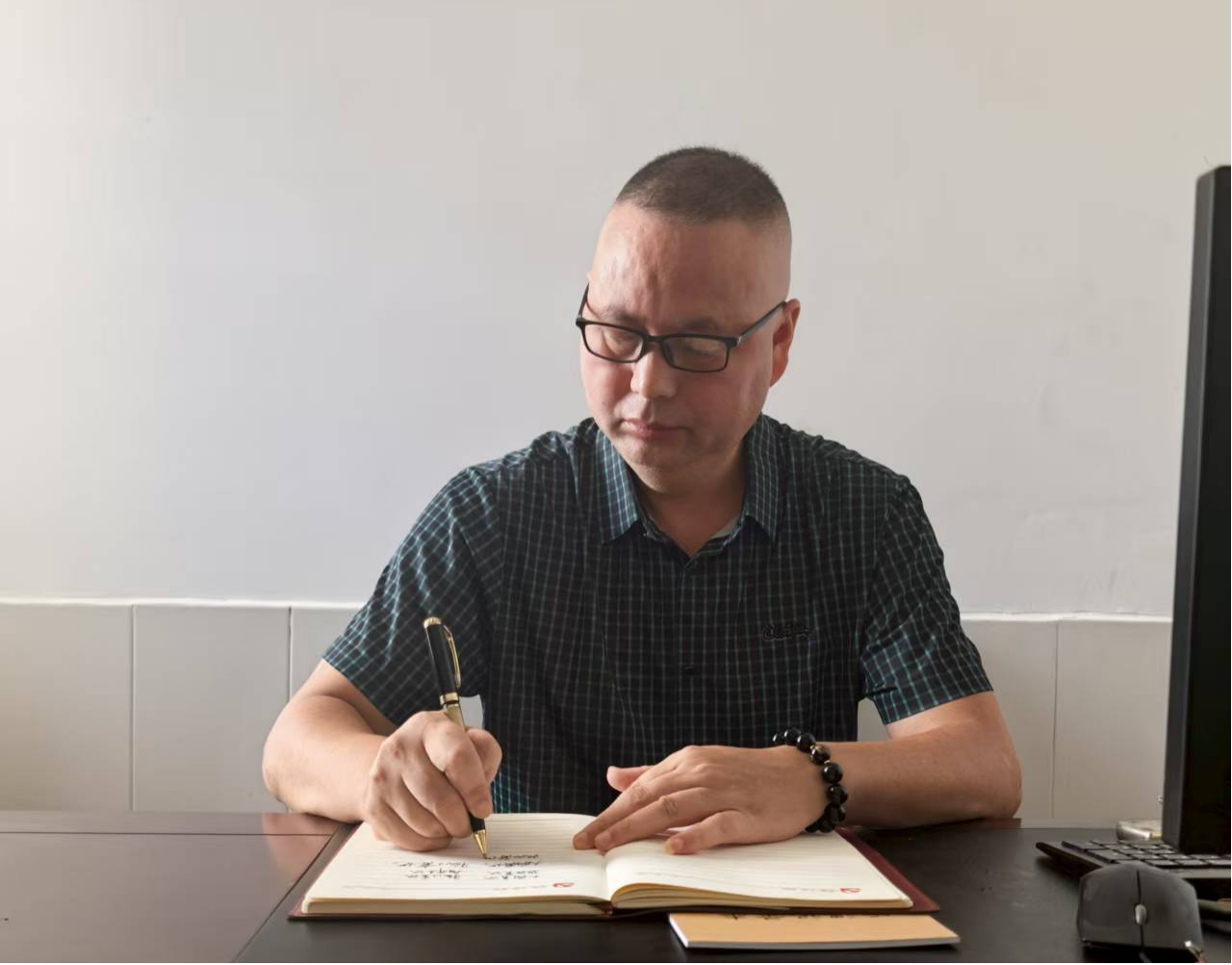 东阳渡街道中心学校党总支部书记周潇梵.png