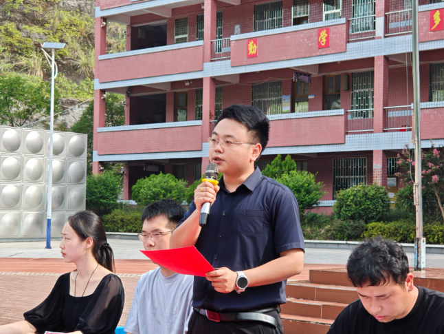 新学期书记说 | 芷江大垅学校江阳：以奋斗之姿，赴青春之约