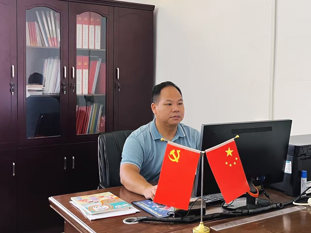 常宁市洋泉镇东桥完全小学校长 李俊.jpg
