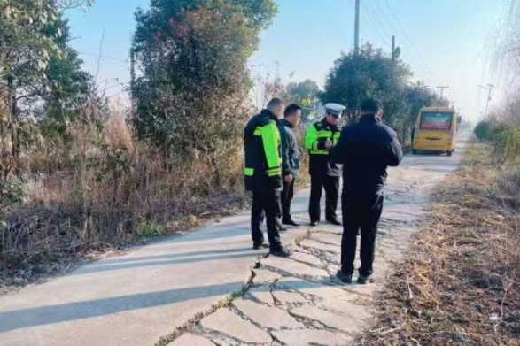 岳阳市屈原管理区：多部门联合“问诊” 筑牢平安上学路