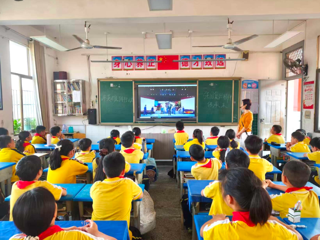 高举队旗跟党走，常宁市宜阳街道中心学校开展建队日主题系列活动