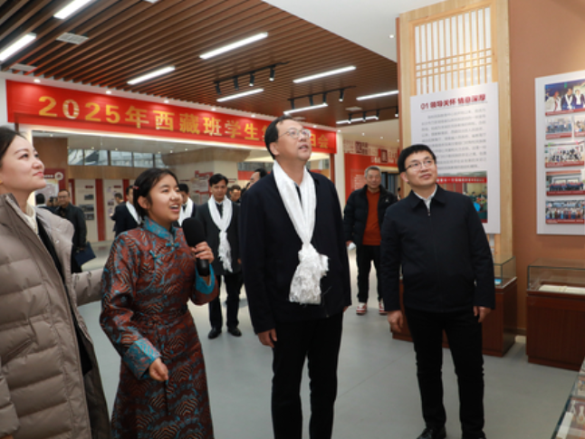 “湖南就是你们温暖的家” 高山一行到长沙望城一中看望慰问西藏班学生