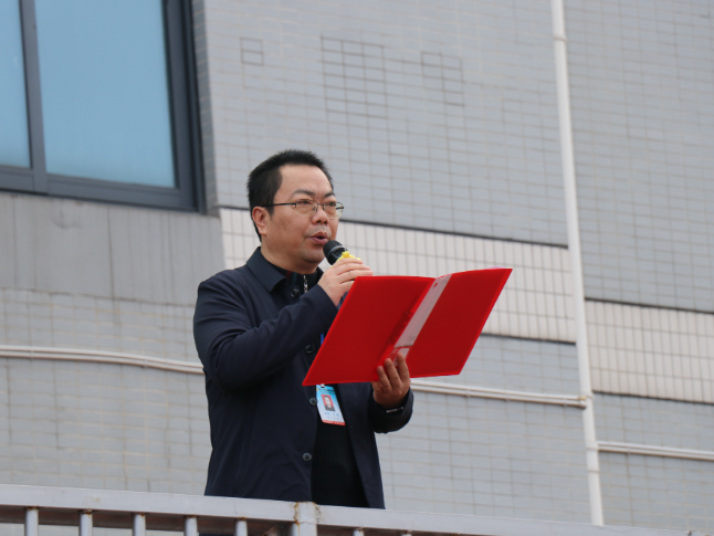 书记校长开学第一讲 | 湘乡市起凤学校李强：以学生为中心，做温暖的教育