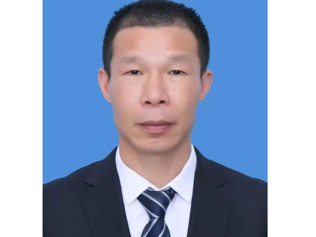 书记校长开学第一讲 | 桃江县桃花路小学马飞：在炮火与书香之间，选择向上生长