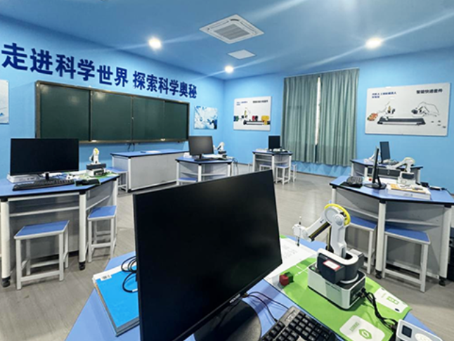 开学第一变 | 衡阳县洪市中学：人工智能与物化生实验室全新投用