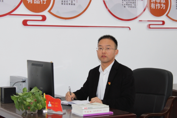 书记校长开学第一讲 | 南县洗马湖学校夏顺：心怀家国担使命，身强体健向未来