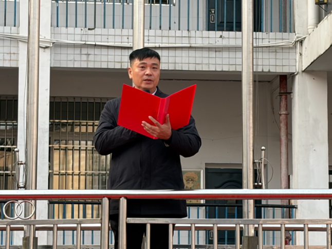 书记校长开学第一讲 | 湘乡市向阳学校左志钢：如骏马奔赴属于自己的山与海