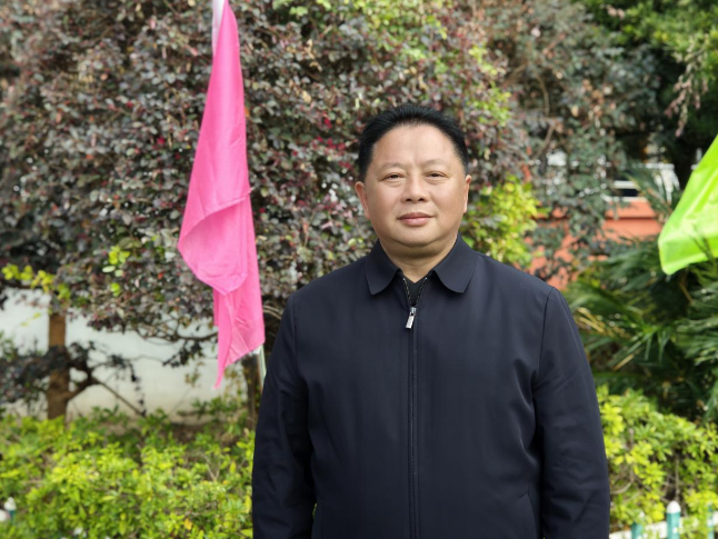 书记校长开学第一讲 | 常德市鼎城区花船庙小学聂泽鹏：以志为帆，向光而行