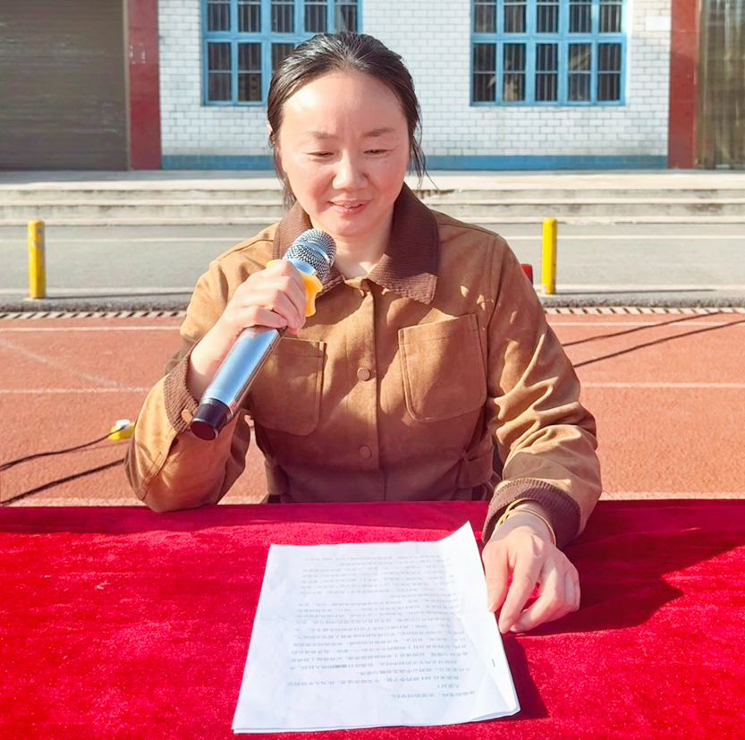 桃江县灰山港镇中心学校校长 刘淑冬.png