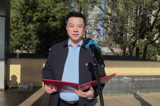 书记校长开学第一讲 | 娄底楚怡职业学校袁愈雄：马蹄声急，不负春光