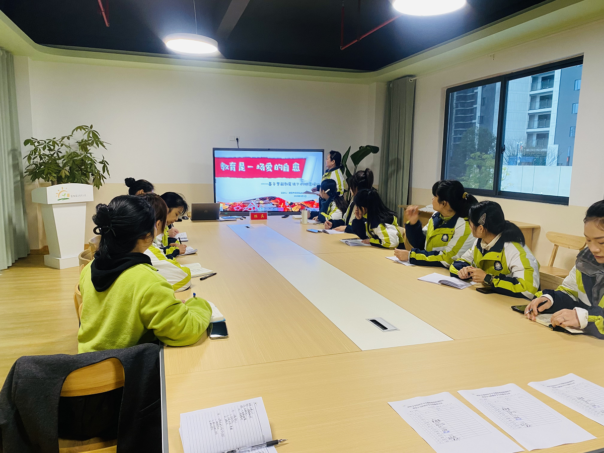 益阳市资阳区文昌幼儿园园长 陈真.png 益阳市资阳区文昌幼儿园园长 陈真.png