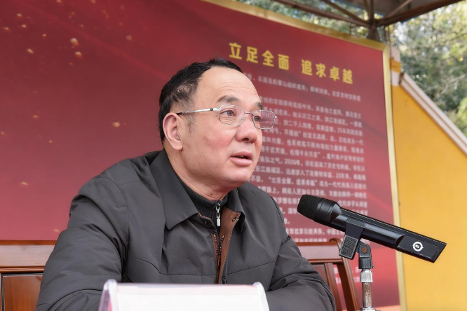 书记校长开学第一讲 | 常德朗州高级中学闵安忠：无人扶我青云志，我自踏雪上山巅！