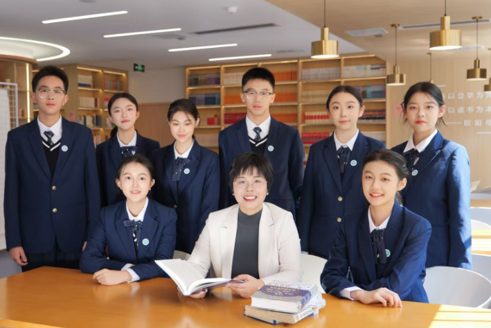 书记校长开学第一讲 | 长沙市华益中学、长沙华夏学校陈婧：向美而行 在AI时代守护人性的光芒