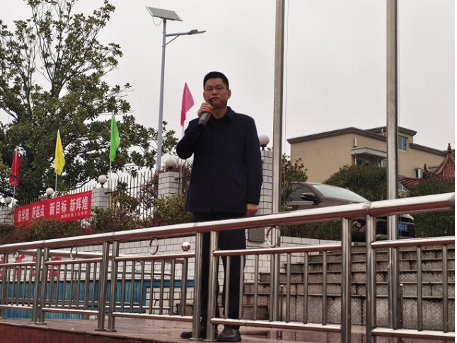 书记校长开学第一讲 | 湘潭市第十七中学谭卫平：以航天精神为帆，实干笃行绘就育人新篇