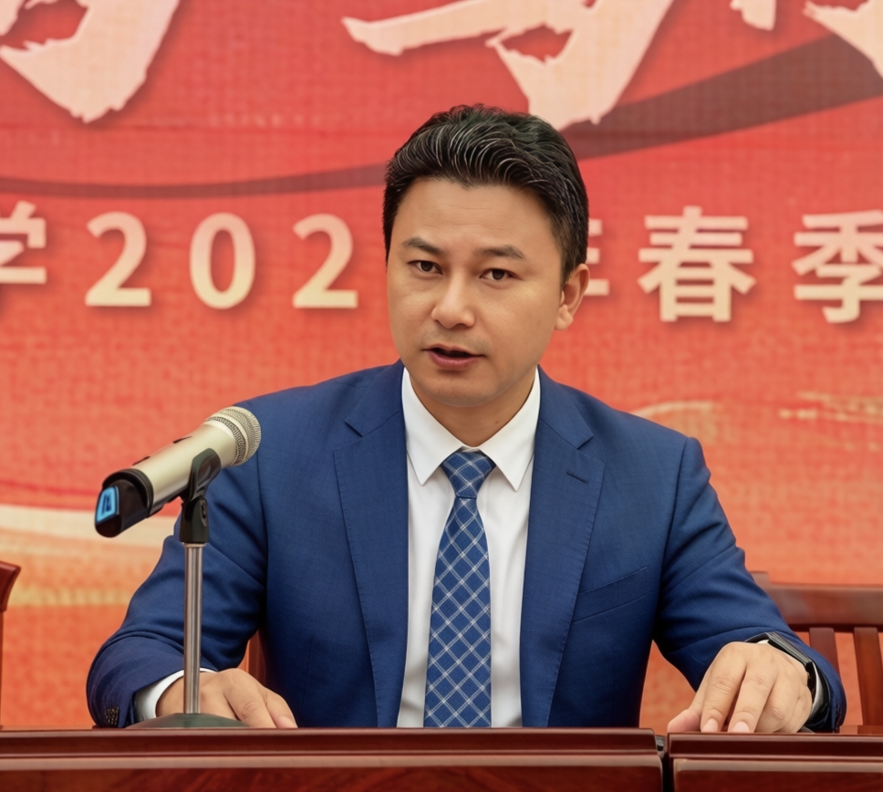 湘乡市东台中学党总支副书记、校长 苏建清.jpg 湘乡市东台中学党总支副书记、校长 苏建清.jpg