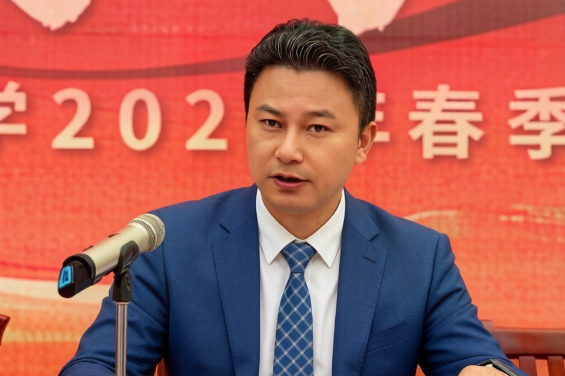 书记校长开学第一讲 | 湘乡市东台中学苏建清：从房间走向空间，走到人中央去