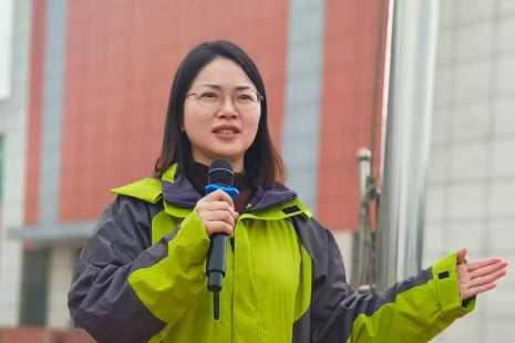 书记校长开学第一讲 | 桃江县桃花江小学胡红霞：健康筑底，幸福成长