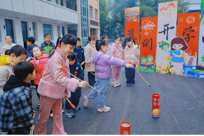 开学第一讯 | 长沙市开福区国庆二小：以安全为基 以梦想为翼 上好开学第一课