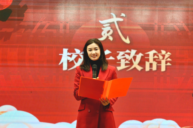 书记校长开学第一讲 | 长沙市芙蓉区育才第二小学李毅：四“马”奔驰惜和平 童心向党报家国