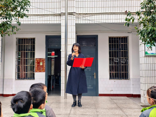 书记校长开学第一讲 | 衡阳市珠晖区泉溪村小学教育集团罗宇雨：以春为序启新程，笃行不怠向未来