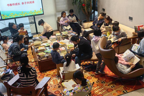 衡阳县：乡村书屋润童心，亲子阅读伴成长