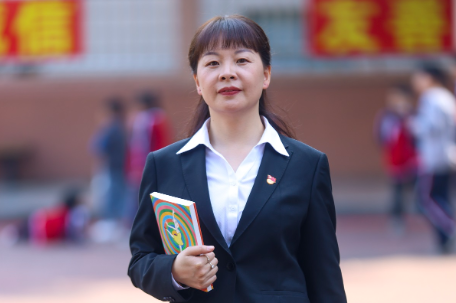 书记校长说·规范管理 | 益阳市赫山区桃花仑小学教育集团校长谢芳：以规范管理筑基 以优质均衡育人