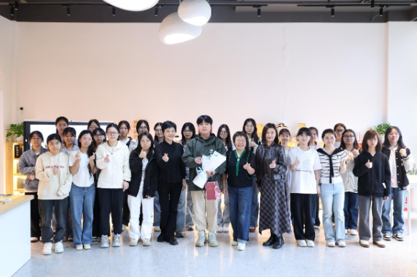 湖南女子学院读书分享会邀“00后”作家共赴文字之约