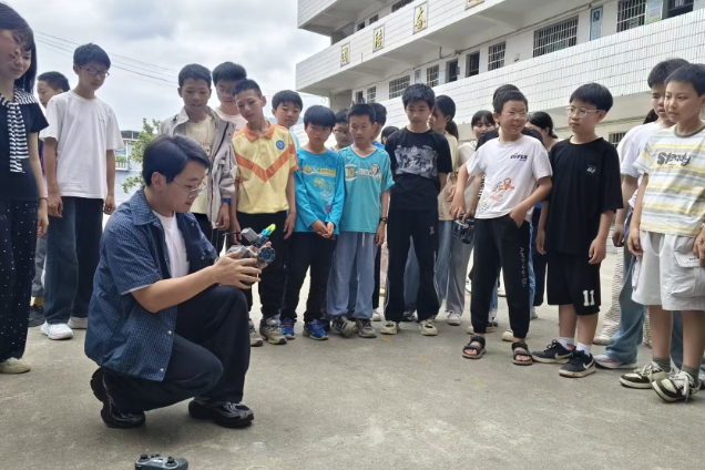 涟源市桂花中学：科技润学子 艺术启乡娃