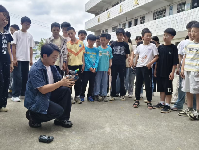 涟源市桂花中学：科技润学子 艺术启乡娃